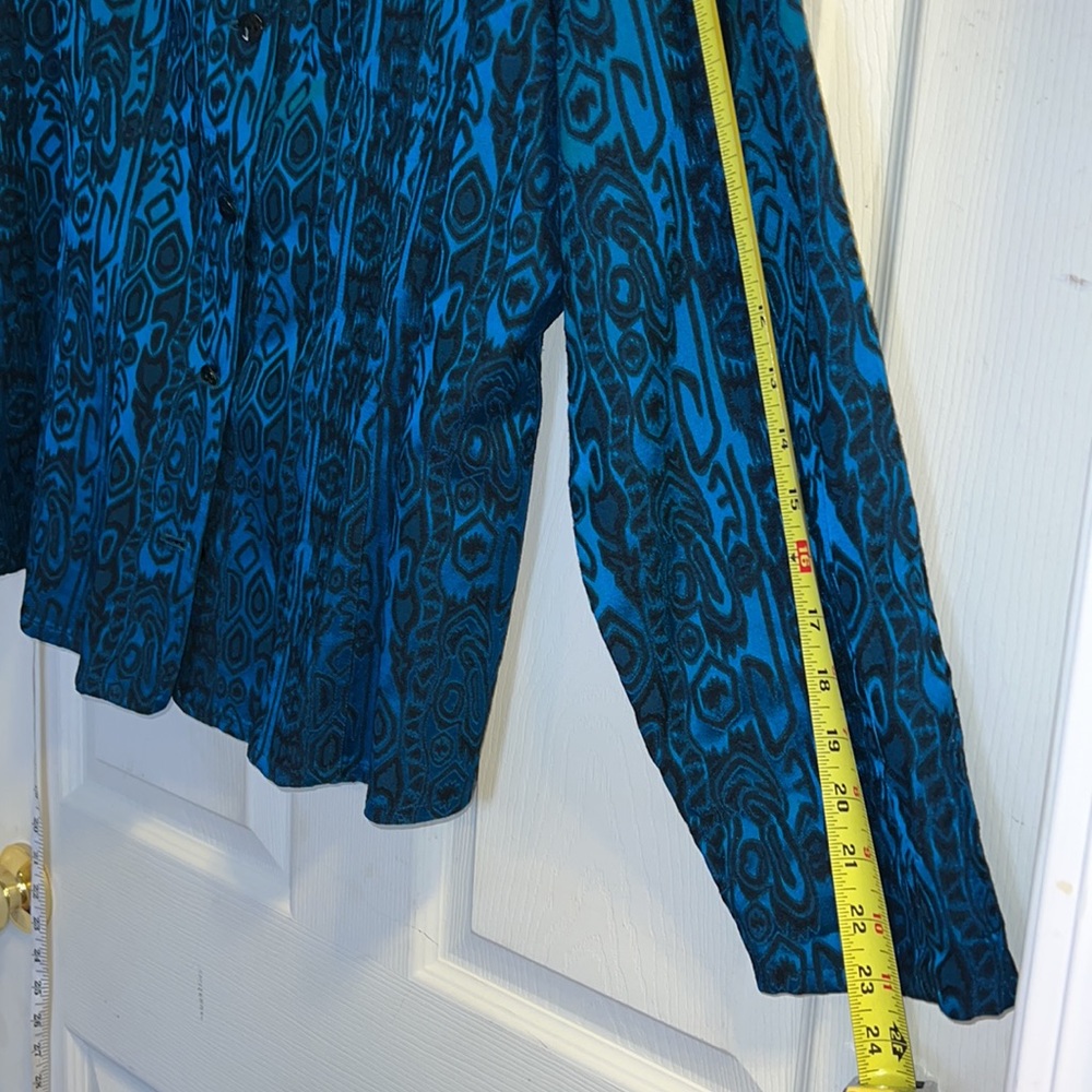 Super Pretty Chico Button Down W/Front Pockets Bl… - image 5